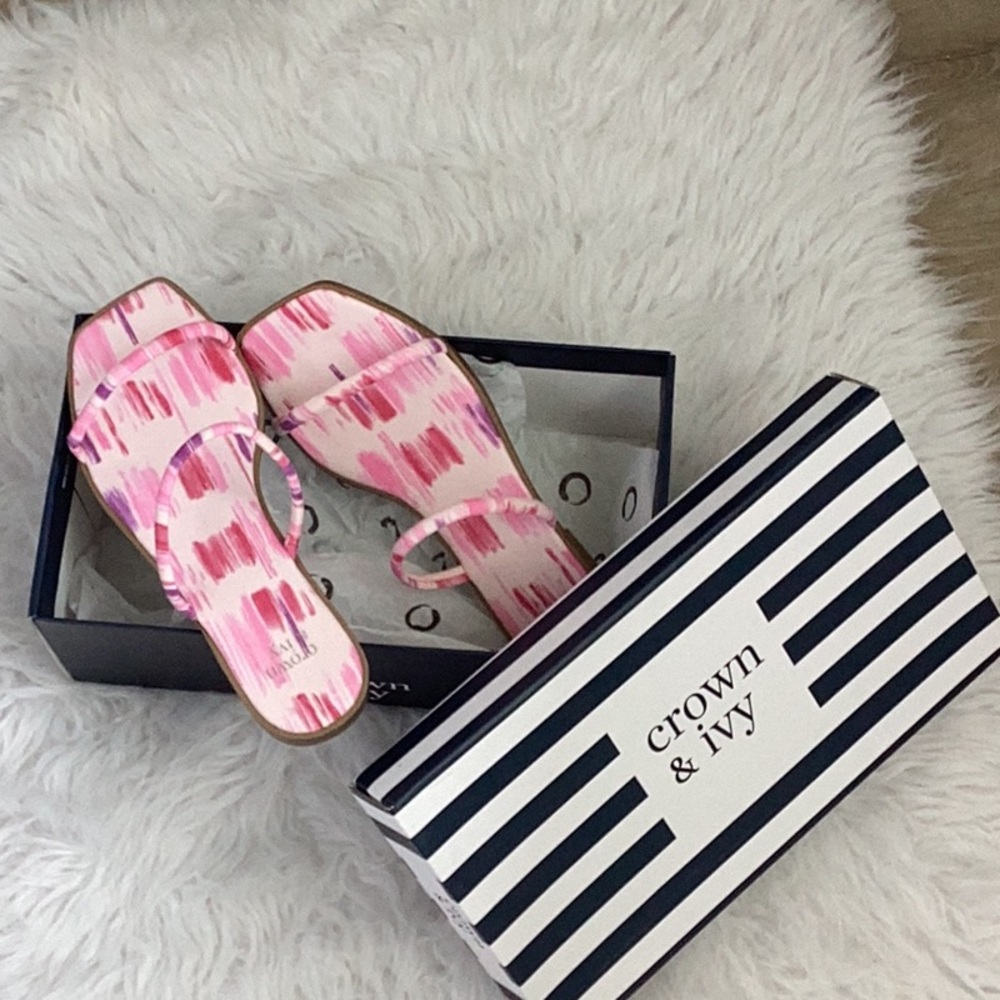 Crown & Ivy Vibrant Pink Patterned Sandals